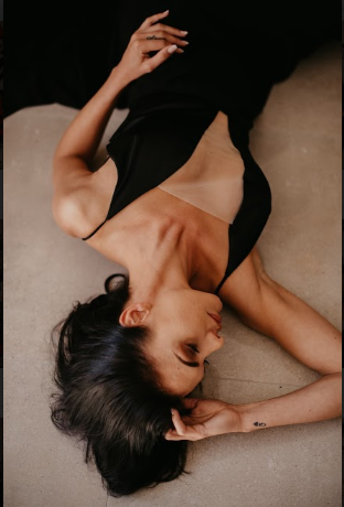 Helen - Formal - Image 2