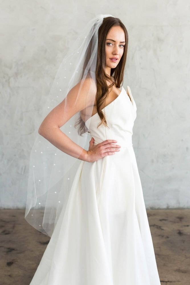 Fingertip Length Pearl Veil - One Tier