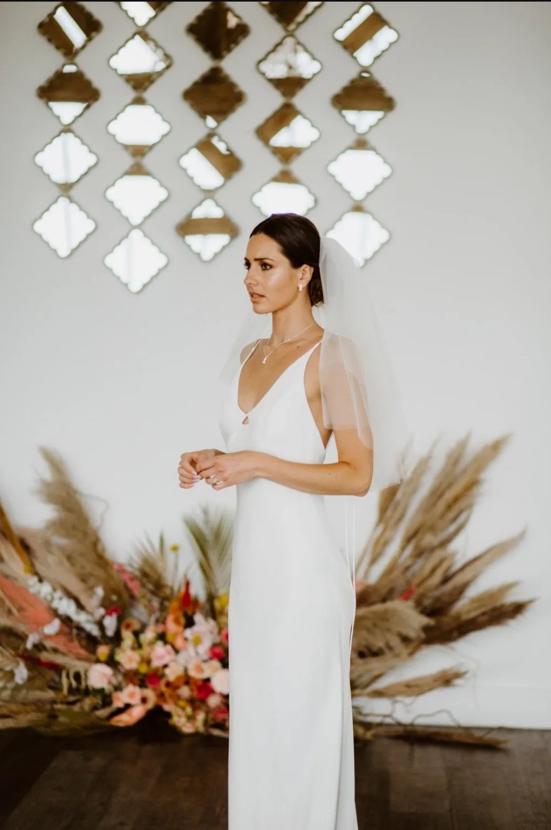 Elbow Length Veil - Plain Cut Edge - Image 3