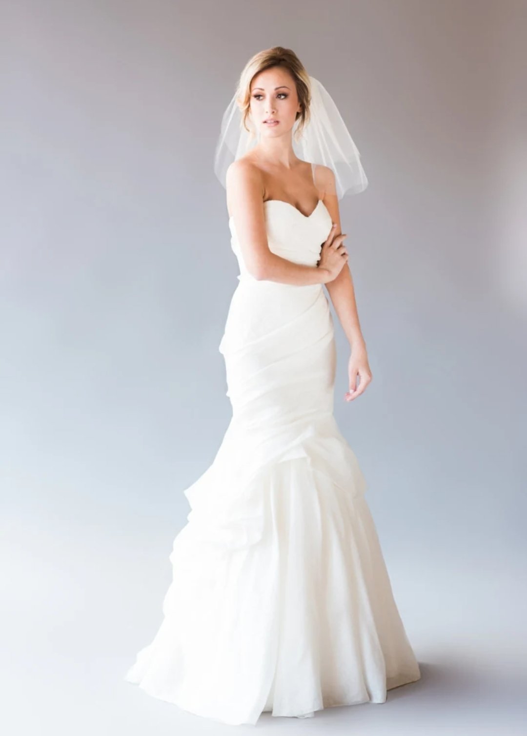 Shoulder Length Veil - Plain Cut Edge - Image 2