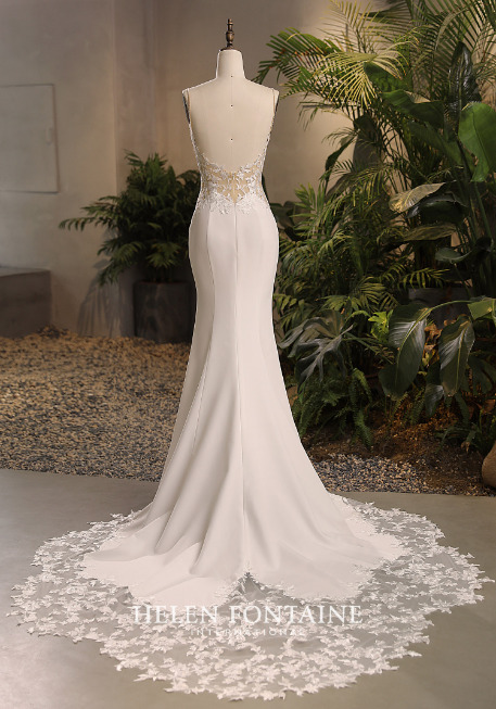 BRIDAL ROMANTIC GOWN WITH CUTOUT TRAIN - Image 3