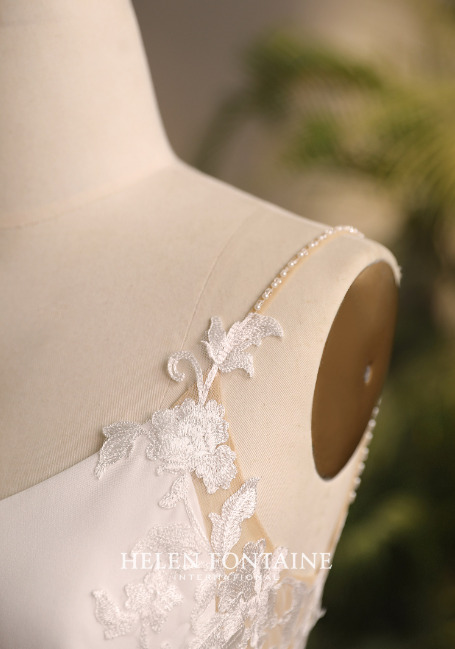 BRIDAL ROMANTIC GOWN WITH CUTOUT TRAIN - Image 4