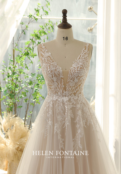 PLUNGE V-NECK BRIDAL DRESS WITH SLIT - Image 2