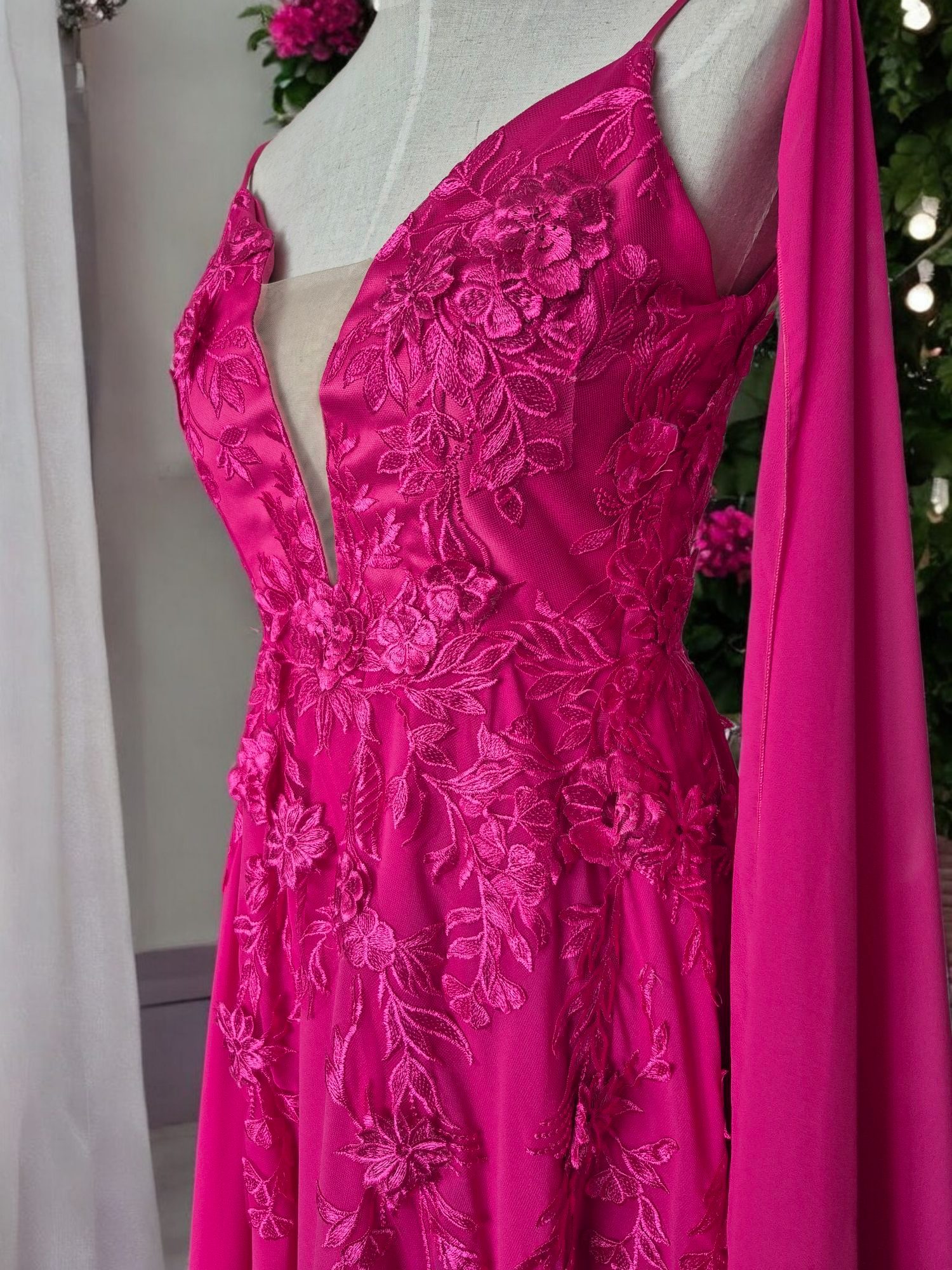 Annelie - Formal - Image 2