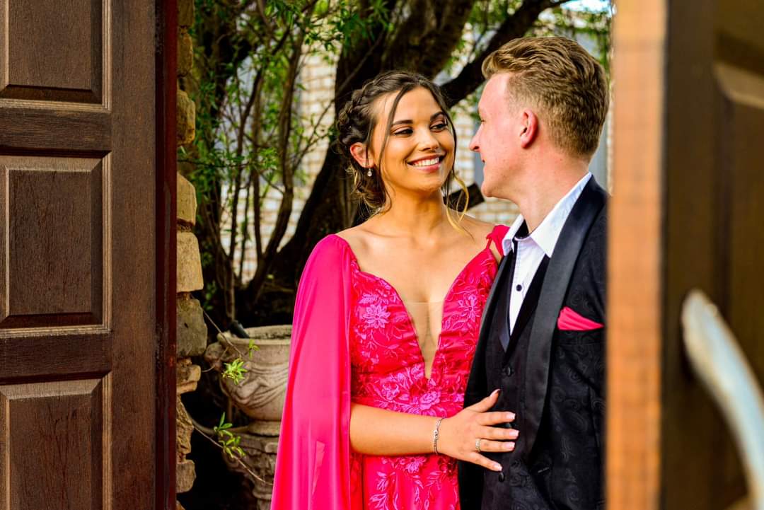 Annelie - Formal - Image 5