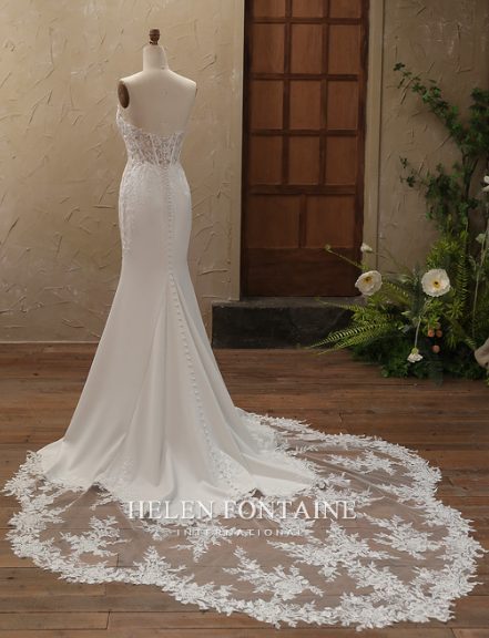 A MERMAID BRIDAL GOWN WITH CUTOUT TRAIN - Image 2