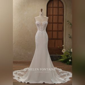 A MERMAID BRIDAL GOWN WITH CUTOUT TRAIN