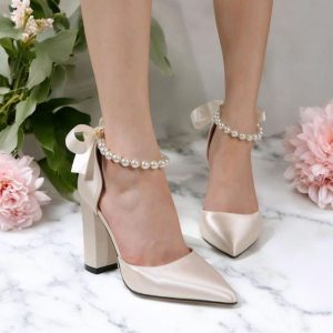 Beige Bridal Pearl decor satin closed Heel